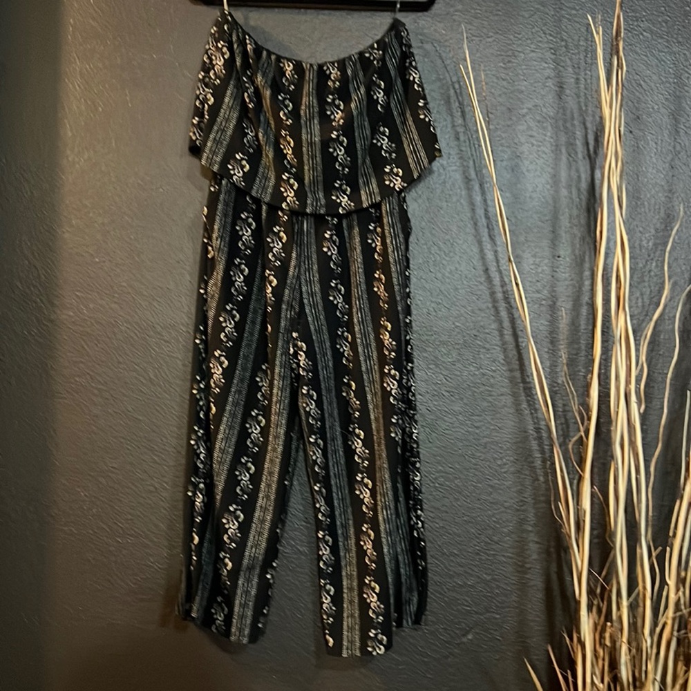 Strapless romper with pockets